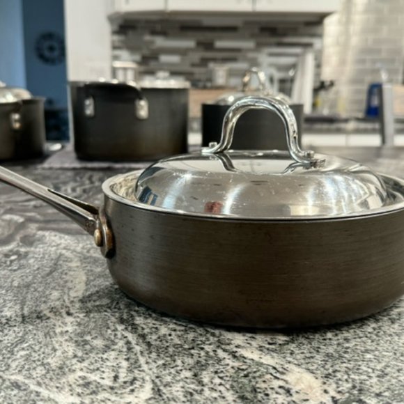 16 Piece Calphalon Non-Stick Hard Anodized Cookware Set - Picture 13 of 14